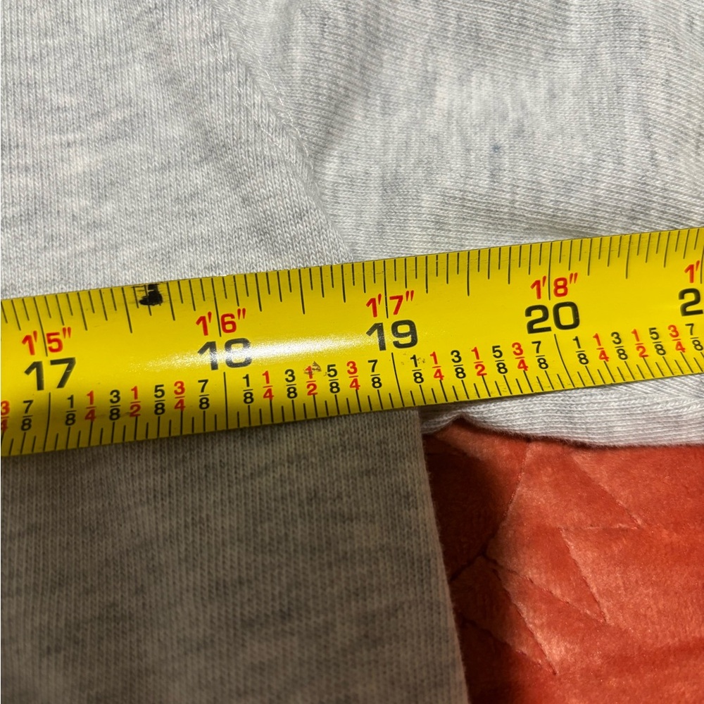 Brandy Melville Light Gray Crew Neck sweatshirt - Picture 4 of 4